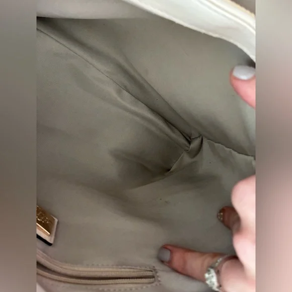 Valentino Cream Chain Shoulder Bag - Picture 9 of 11